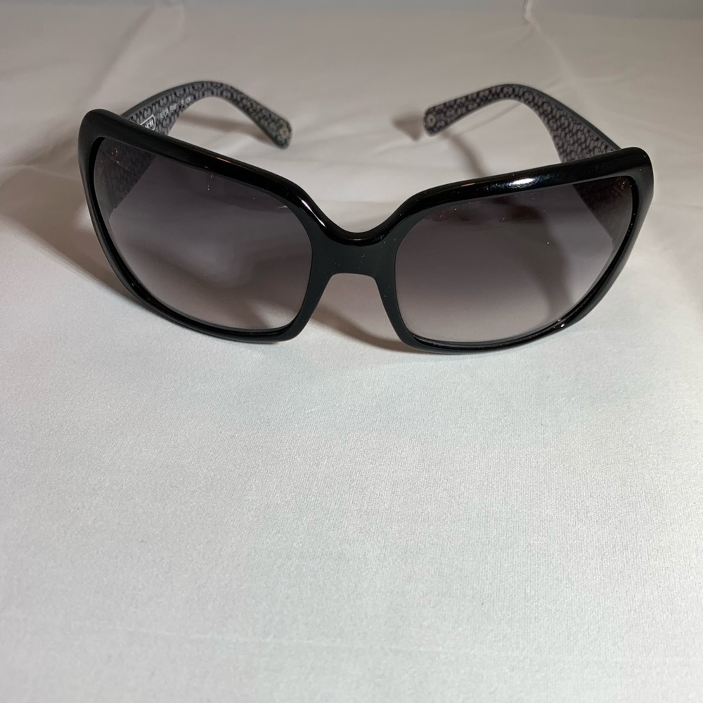 Black Coach Sunnies no scratches